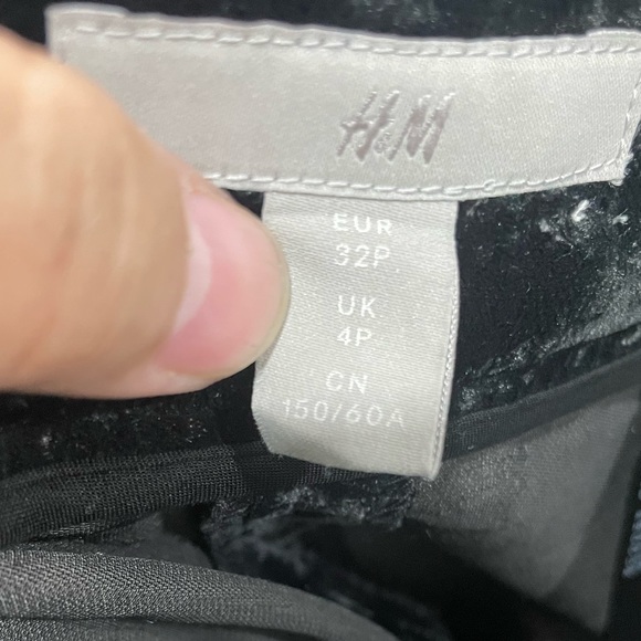 H&M black velvet parallel pant. Size 32uk .new - Picture 7 of 7